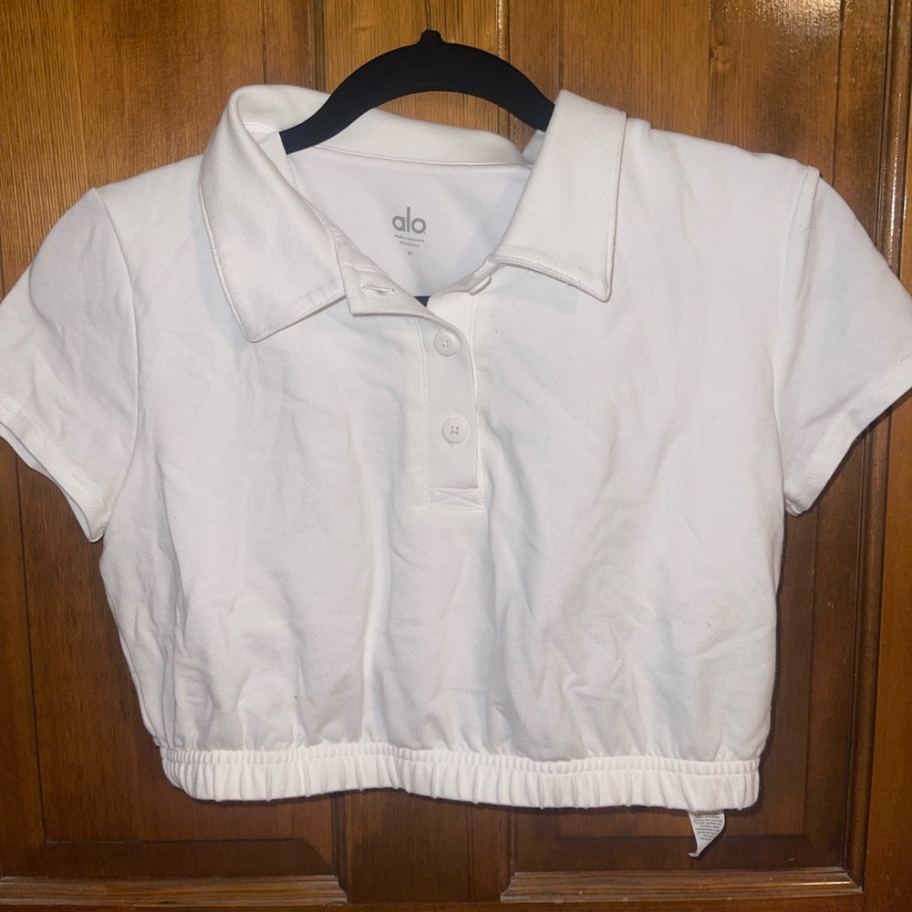 Alo Yoga Cropped Collared Short Sleeve Top